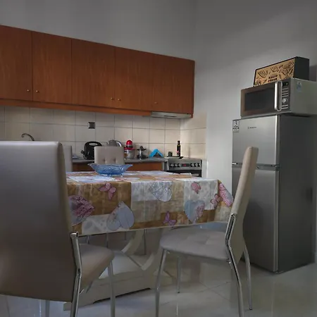 Enora דירה לוטראקי